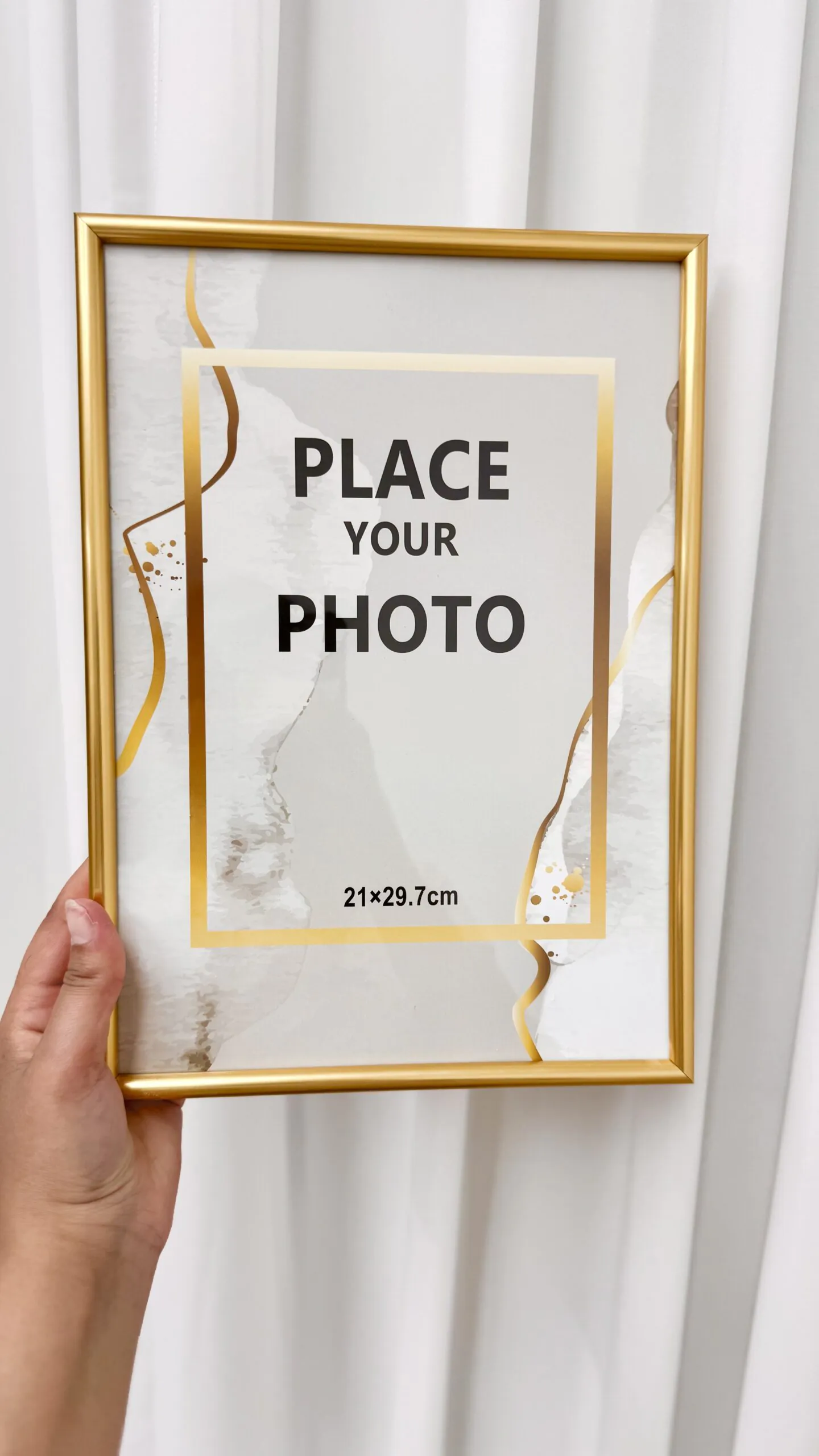 ⁦برواز ذهبي كبير⁩ - الصورة ⁦2⁩