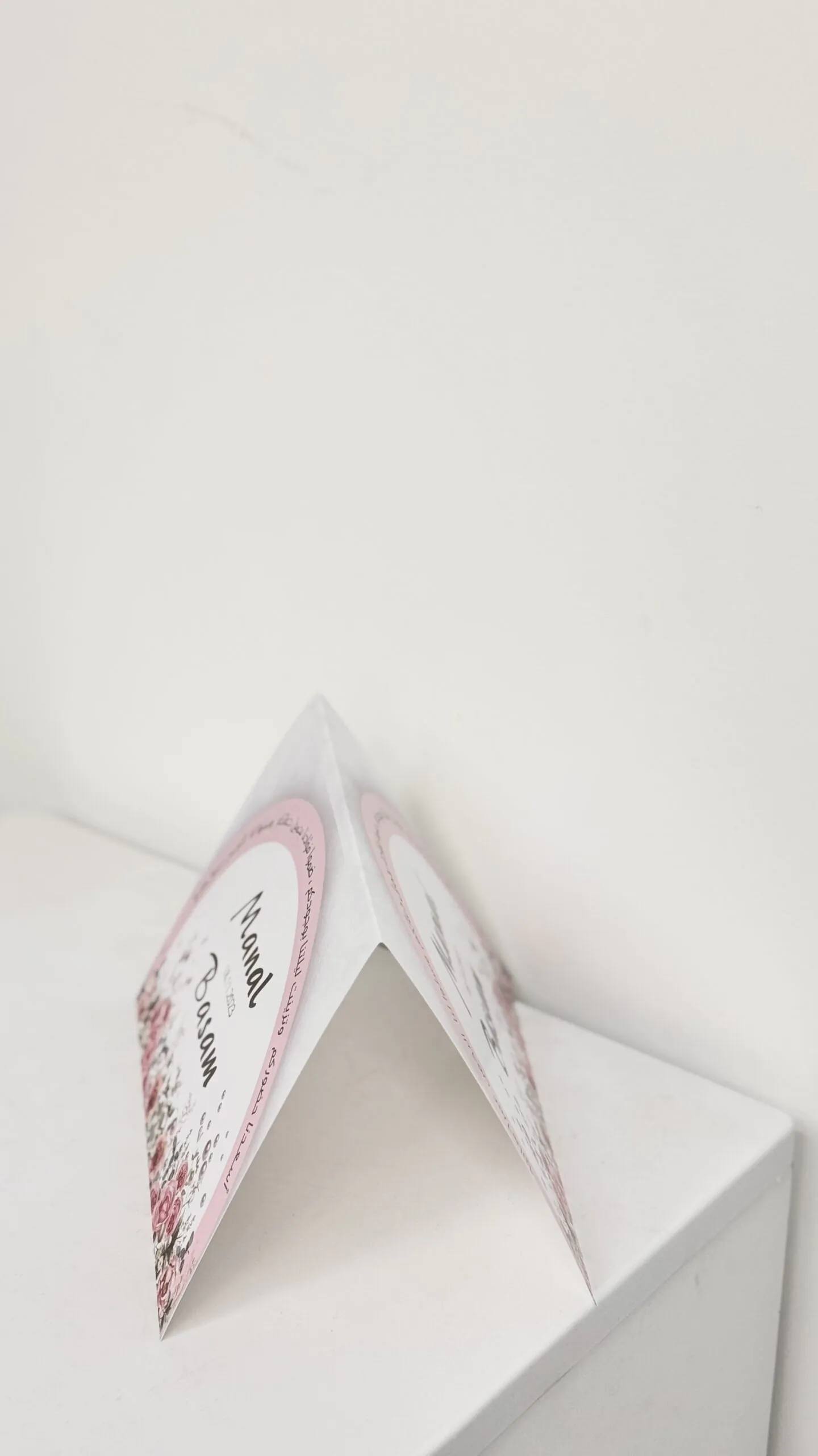 بطاقة الطاوله - الصورة 2